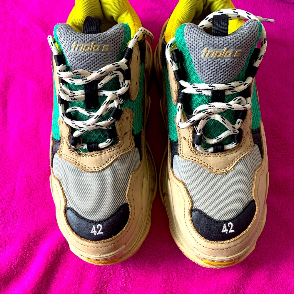 Triple s Balenciaga size 42 fits like a 9.5